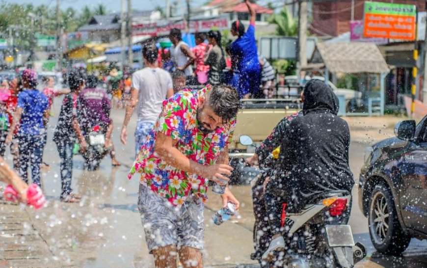 TOURISM OFFICIALS EXPECT OVER 24 BILLION BAHT DURING SONGKRAN