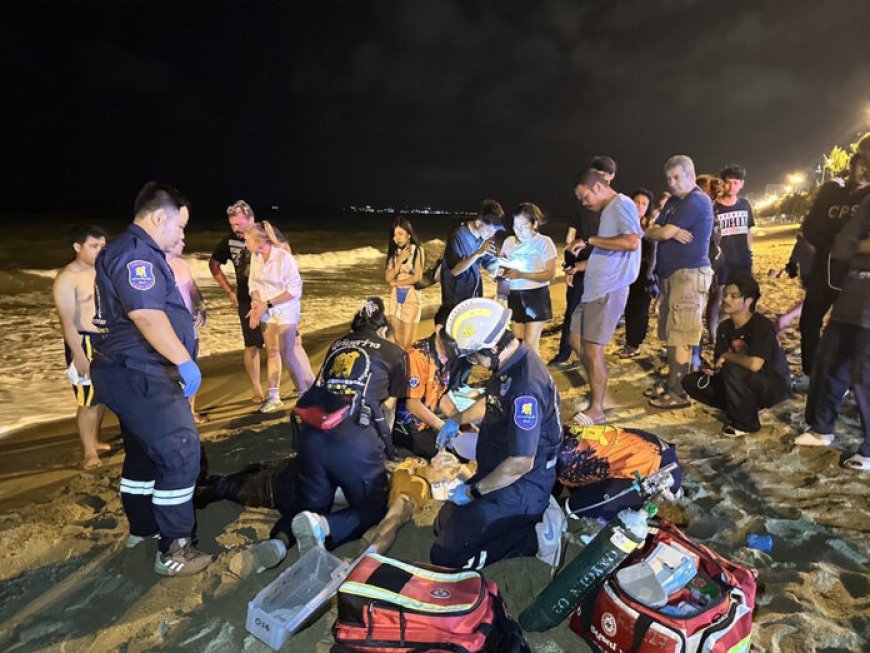 A MAN FROM AUSTRALSIA IS IN CHRISTMAS AFTER RUNNING INTO PATTAYA SEA AT THREE A.M.