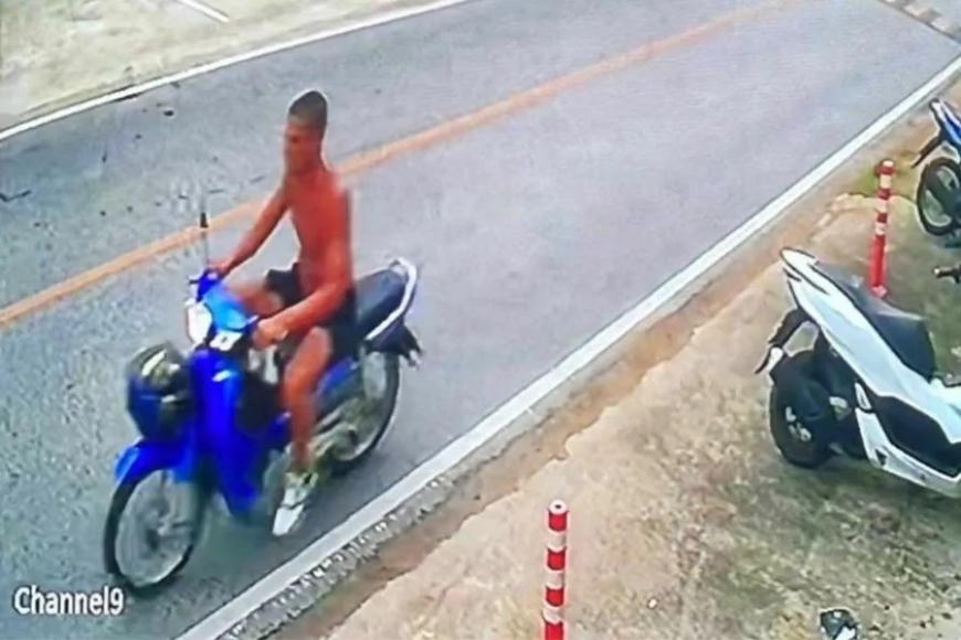 A foreigner who stole a Thai woman's motorcycle found on CCTV footage and ran away